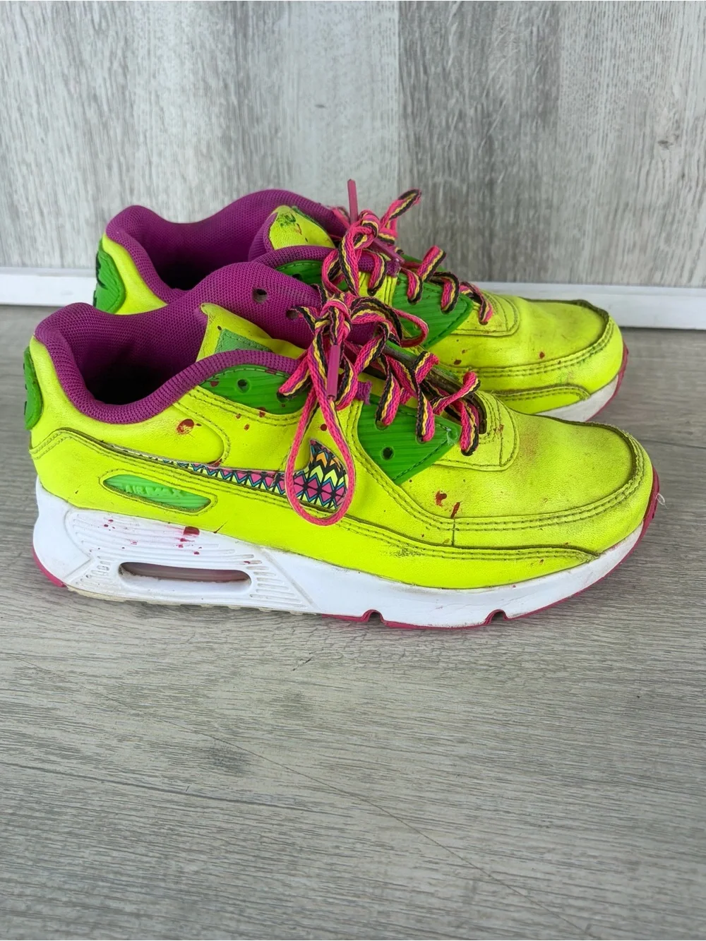Nike Air Max 90 GS sneakers Girls Youth 2Y Kids Volt Fire Pink Leather